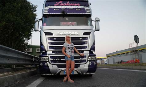 trucker babe sabrina freund|Trucker Babes: So sind die Kabel